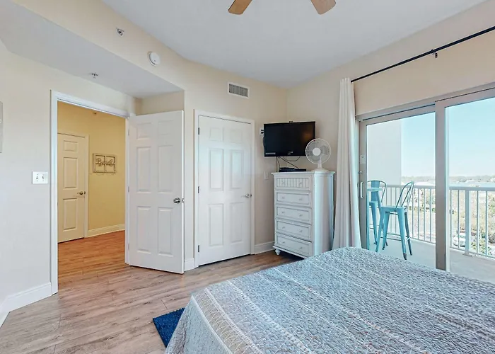 Beachview With Shared Indoor And Outdoor Pool Acces And Wifi Holiday home